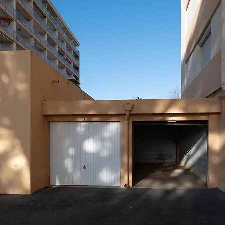 Apartment Location T2 Avec Piscine, Proche Plage, Tennis, Et Garage Ferme - - Fr-1-803-51