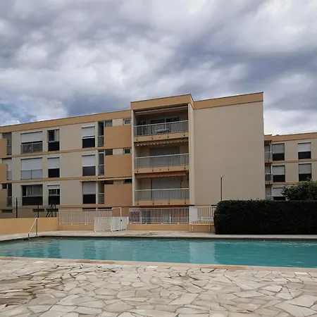 Apartment Location T2 Avec Piscine, Proche Plage, Tennis, Et Garage Ferme - - Fr-1-803-51